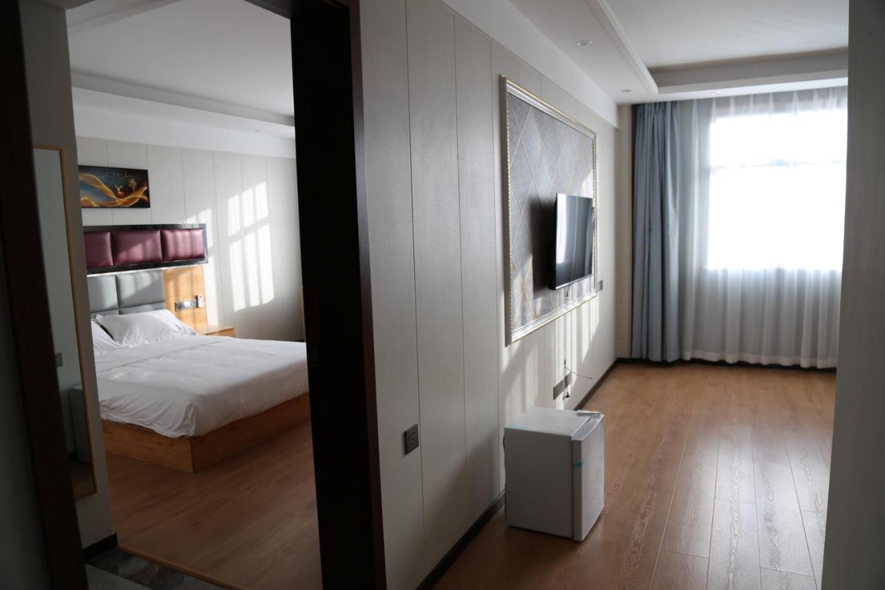 Hotel Anhui Ломе Экстерьер фото
