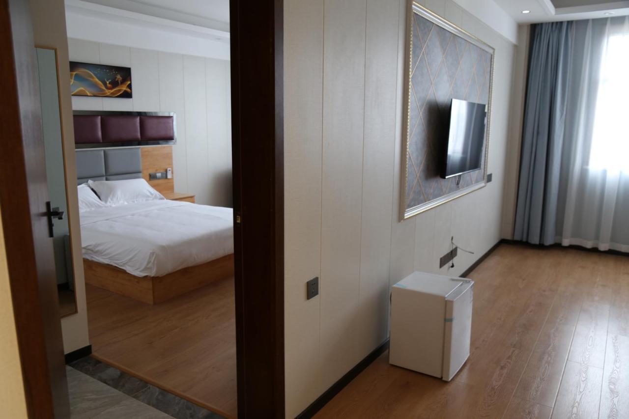 Hotel Anhui Ломе Экстерьер фото