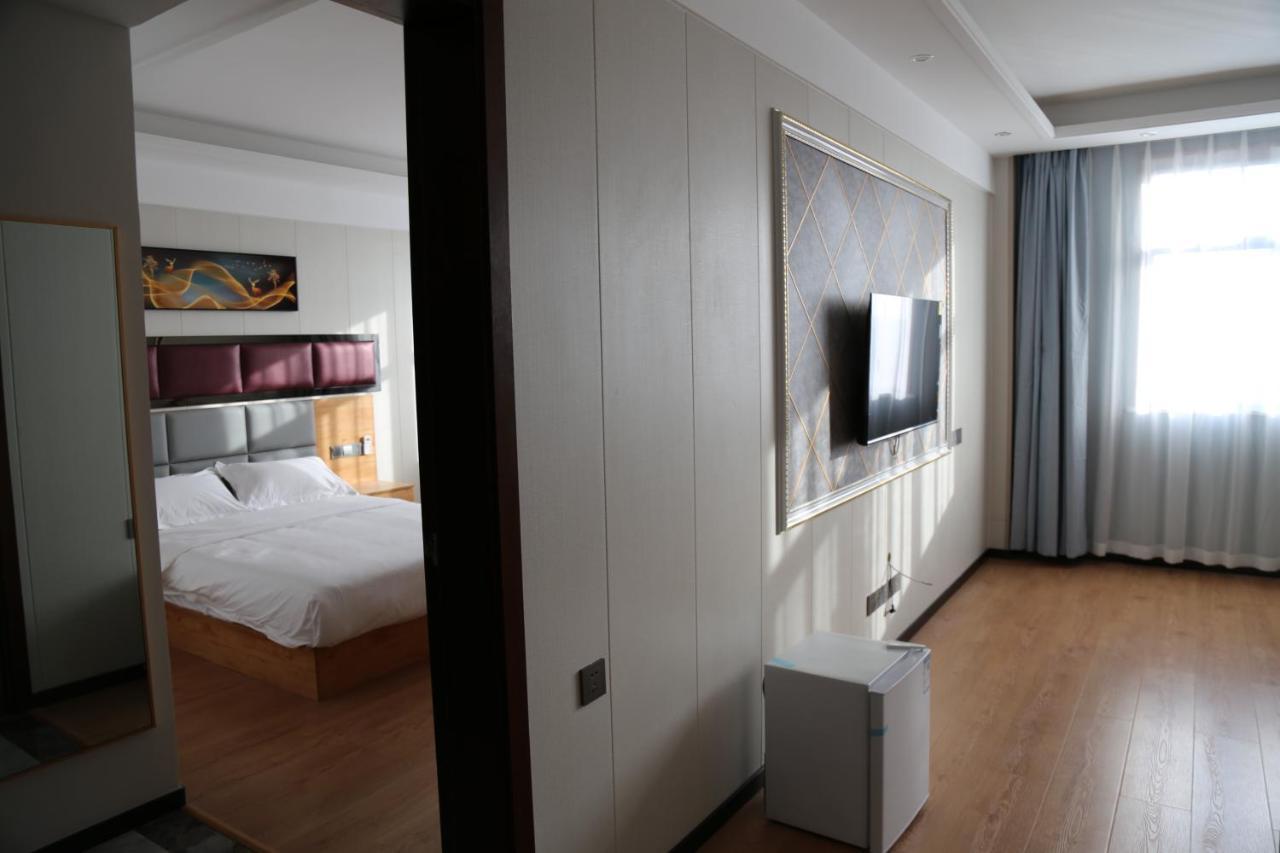 Hotel Anhui Ломе Экстерьер фото
