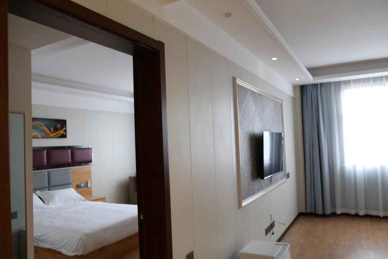 Hotel Anhui Ломе Экстерьер фото