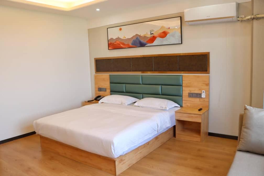 Hotel Anhui Ломе Экстерьер фото